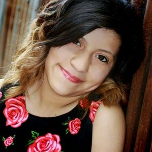 Meet your Posher, Esmeralda